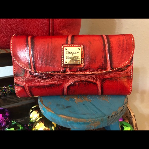 DOONEY & BOURKE Authentic Kristen Tote w/ Wallet - Picture 7 of 8